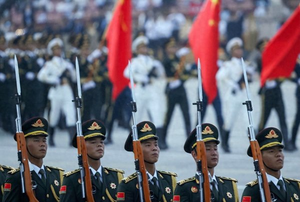 通牛网 平定骚乱后, 印尼总统飞往北京看阅兵, 印尼总统行程一波三折