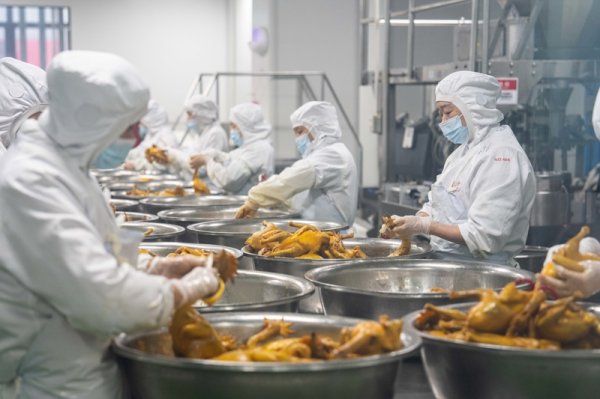 鼎宝融 预制菜吃还是不吃？站上风口浪尖后，如何成为“阳光下的一盘菜”