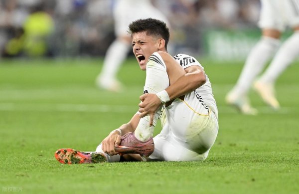 海通众合 姆巴佩绝佳跑位，居莱尔贪功不传后浪射引发热议，球迷：明显飘了